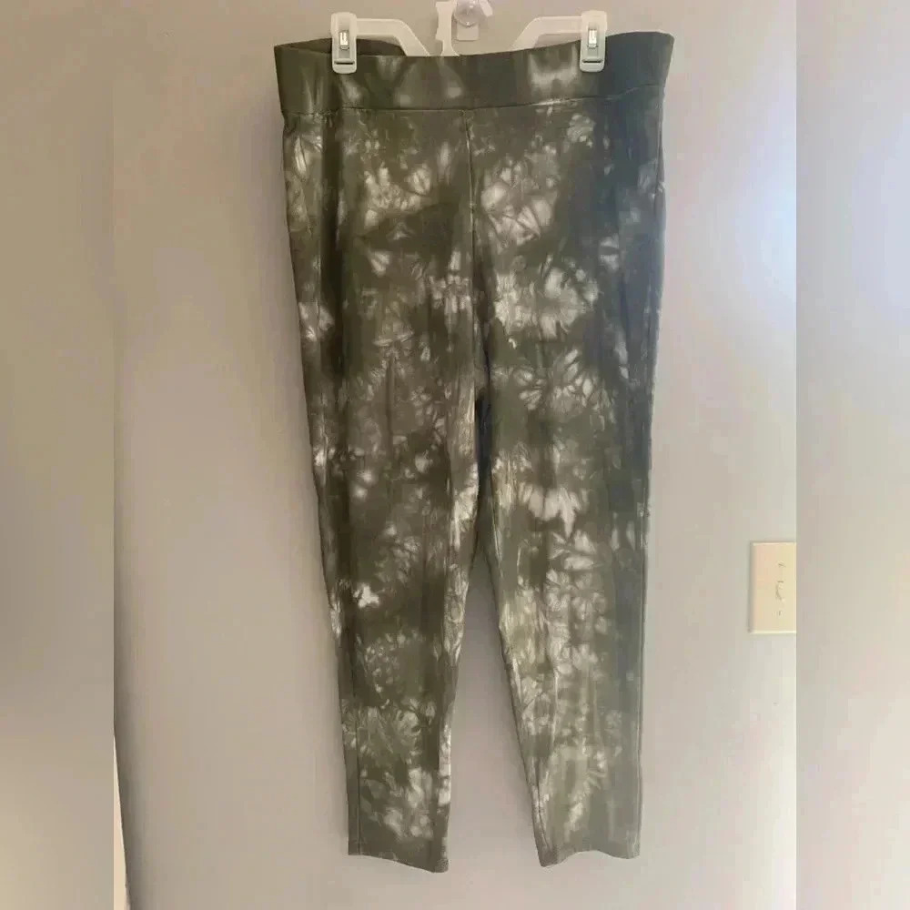 Woman’s Torrid Green Tie Dye Soft Comfortable Stretch Elastic Pants Size 3
